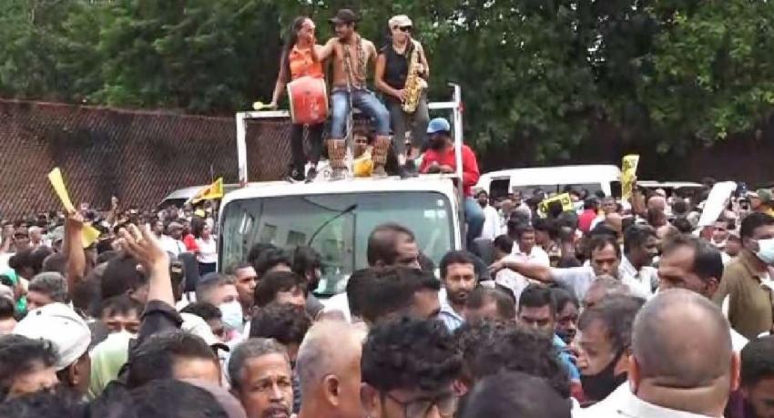 රාජ්‍ය මර්දනයට එරෙහි පා ගමන ඇරඹේ